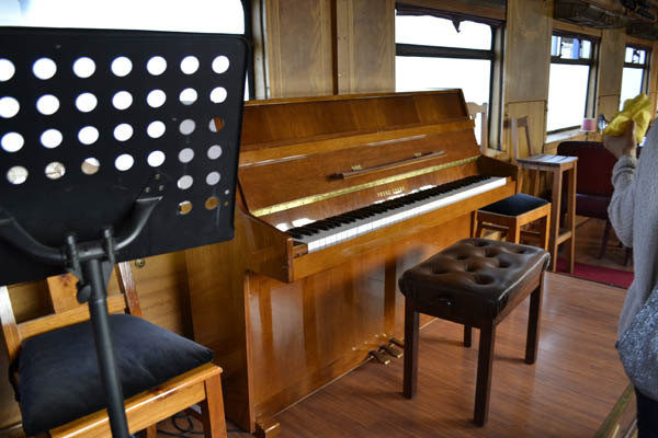 rouf orient express interior01, τρένο στο Ρουφ εσωτερικό μουσικής σκηνής