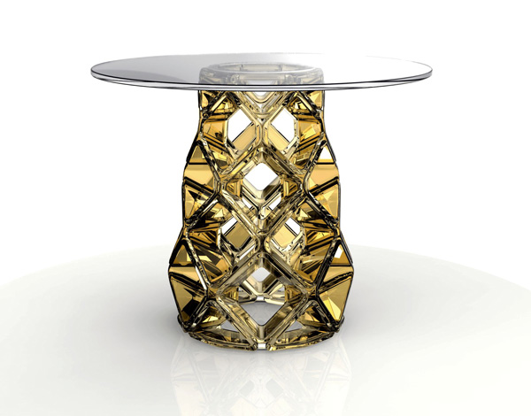 Το Homune, ένα λειτουργικό τραπέζι που αποτελείται από μία βάση από  πορτοκαλί γυαλί και τάβλα από διαφανές κρύσταλλο