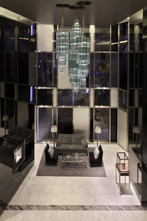 Εγκατάσταση φωτισμού στο κατάστημα Tiffany & Co στο Πεκίνο