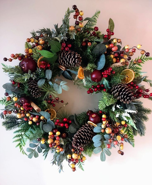 pinecone christmas wreath